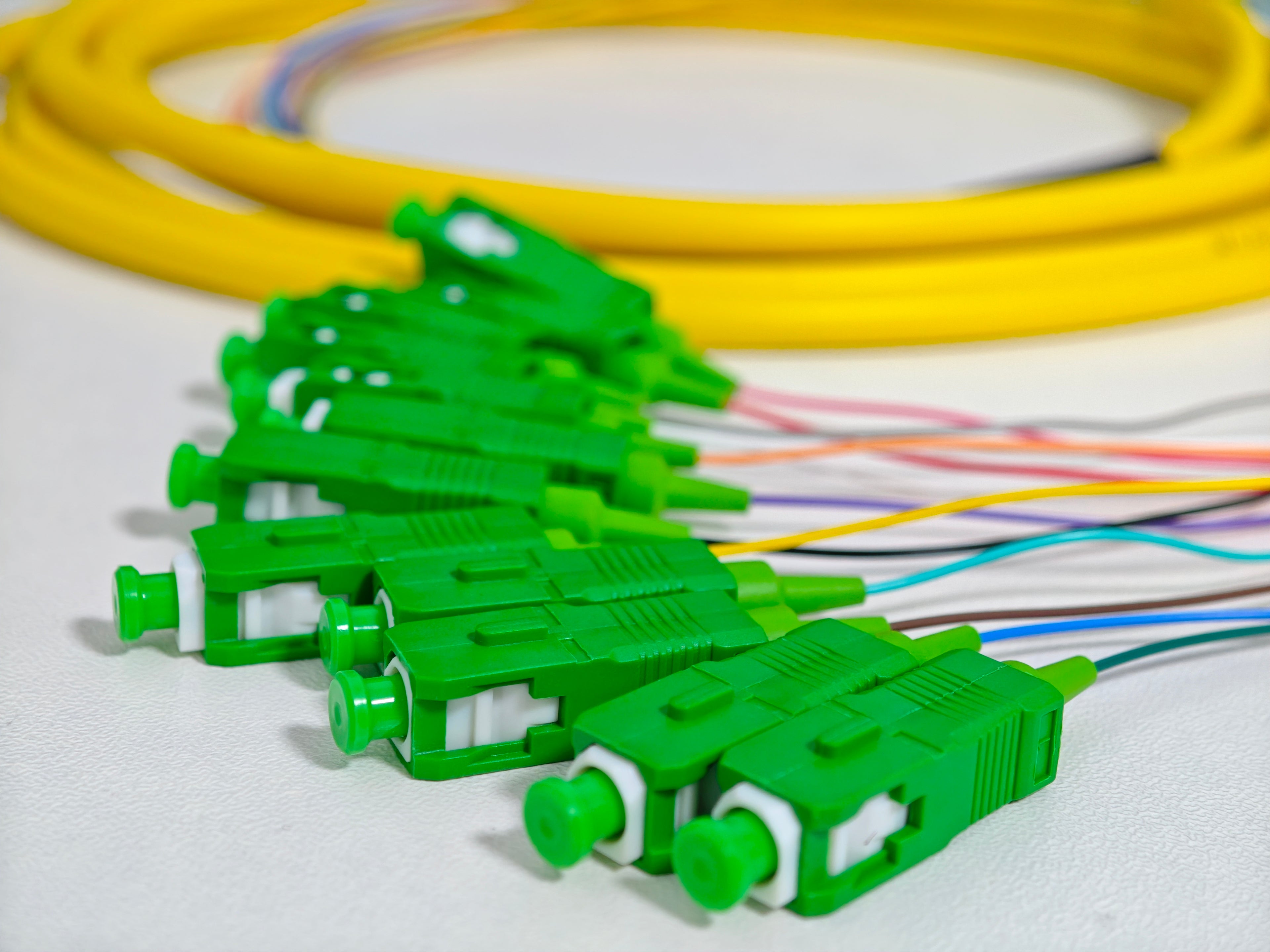 LC to LC APC Single Mode 12-Fiber LSZH Fiber Optic Patch Cord 3m, Yellow, for Data Center & Telecom