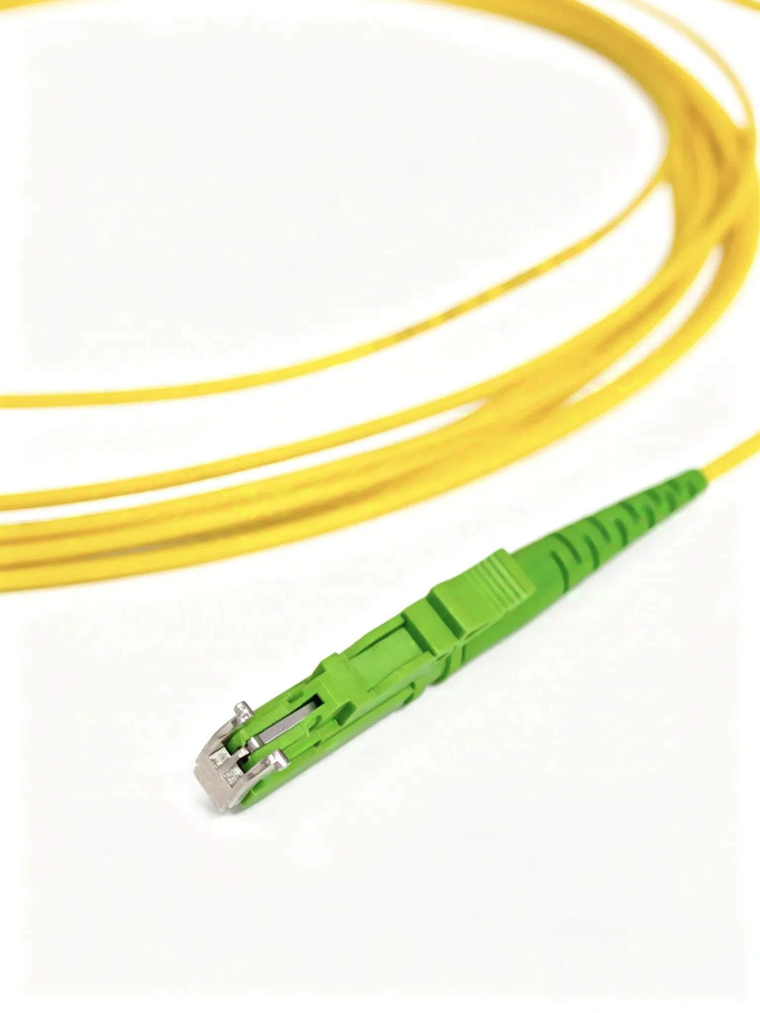 E2000 APC OS2 1 Fiber Fiber Optic Pigtail 1.5m, Yellow, for FTTH