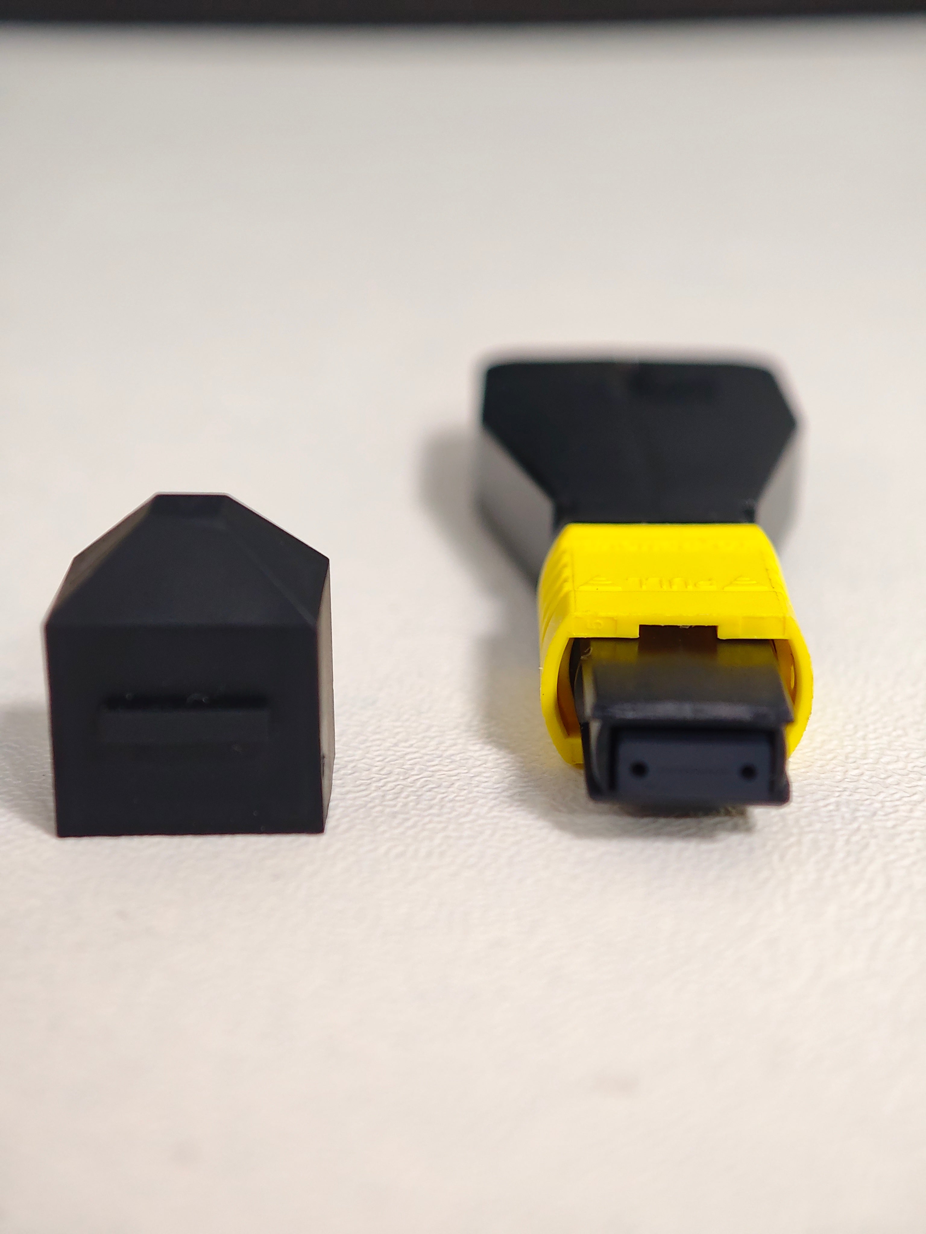 12 Core MPO OS2 Female Low Loss Fiber Optic Loopback Adapter for Network Testing